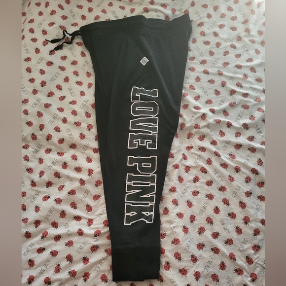 Vs pink lightweight joggers, size large. - Picture 4 of 12
